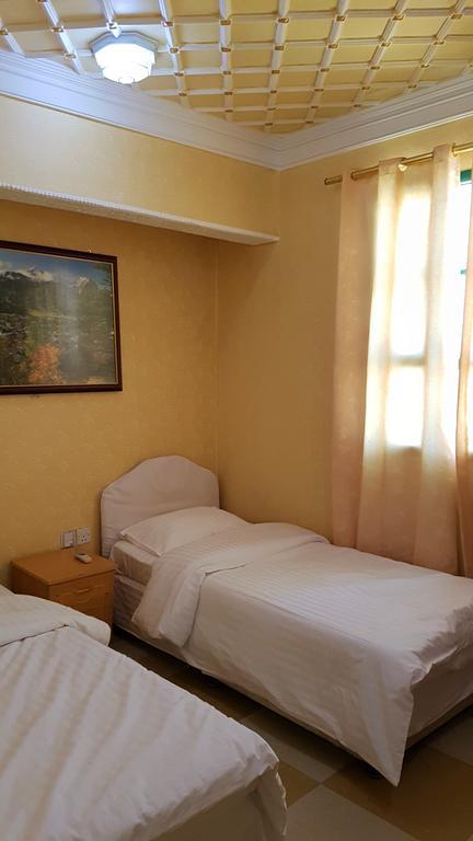 Al Majd Hotel ‘Ibrī Екстериор снимка